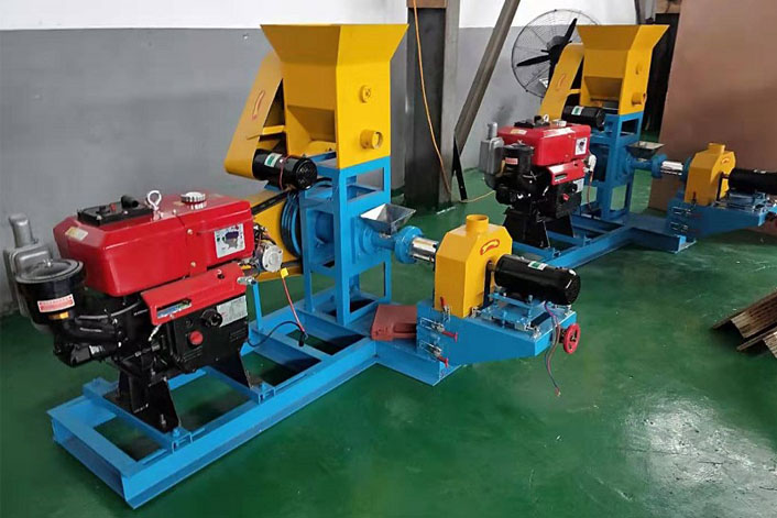 Dry type fish feed extruder